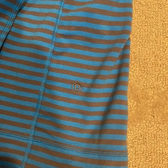 Lululemon men’s hoody - Picture 4 of 4